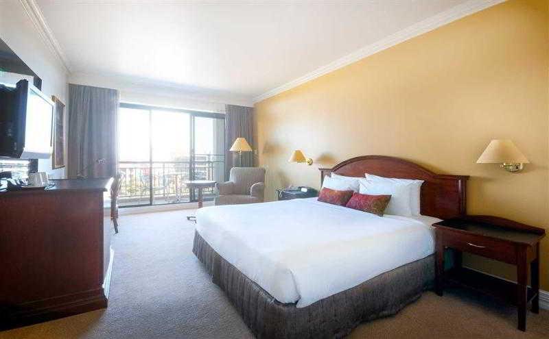 Hotel Visy Dior Baulkham Hills Esterno foto