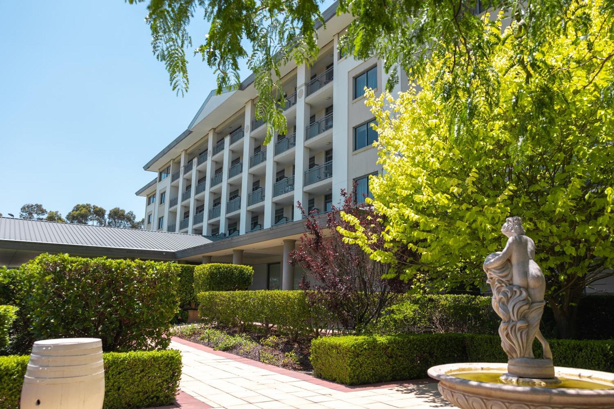 Hotel Visy Dior Baulkham Hills Esterno foto